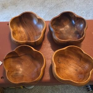 Handcrafted Monkey-pod Dolphin Wooden Bowls - Set of 4, Natural Brown